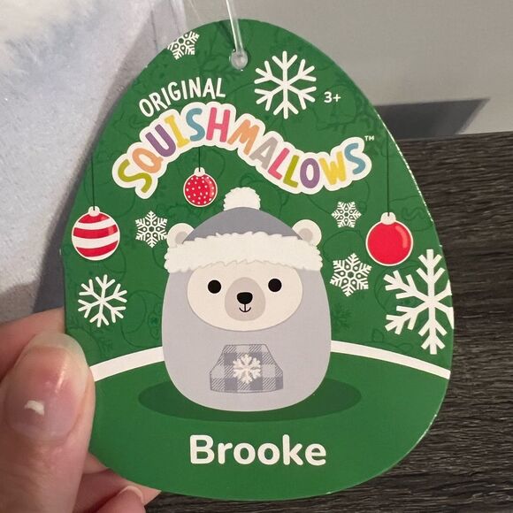 Squishmallow Brooke the Polar Bear Christmas 2024 - Picture 4 of 5